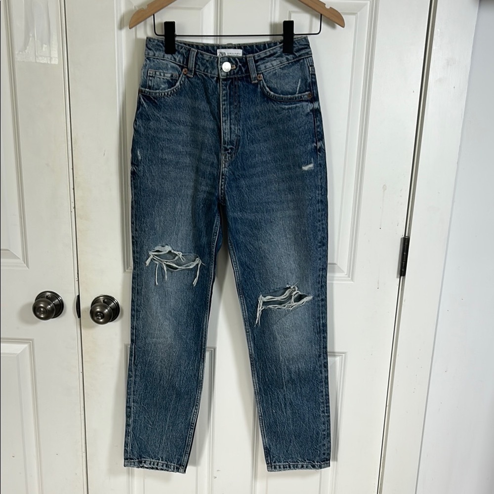 Zara High Rise Denim Jeans Size 4 ripped ankle inseam 27”
